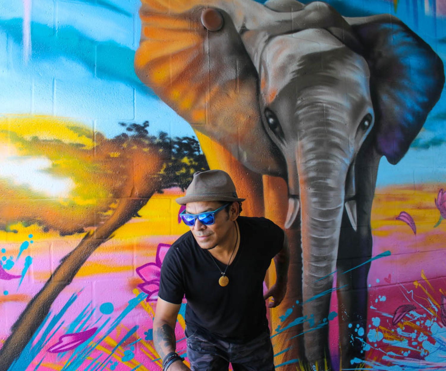 Graffiti Artist Aladdin. Miami Graffiti Artist paints mural at the Yorker Loft Condos